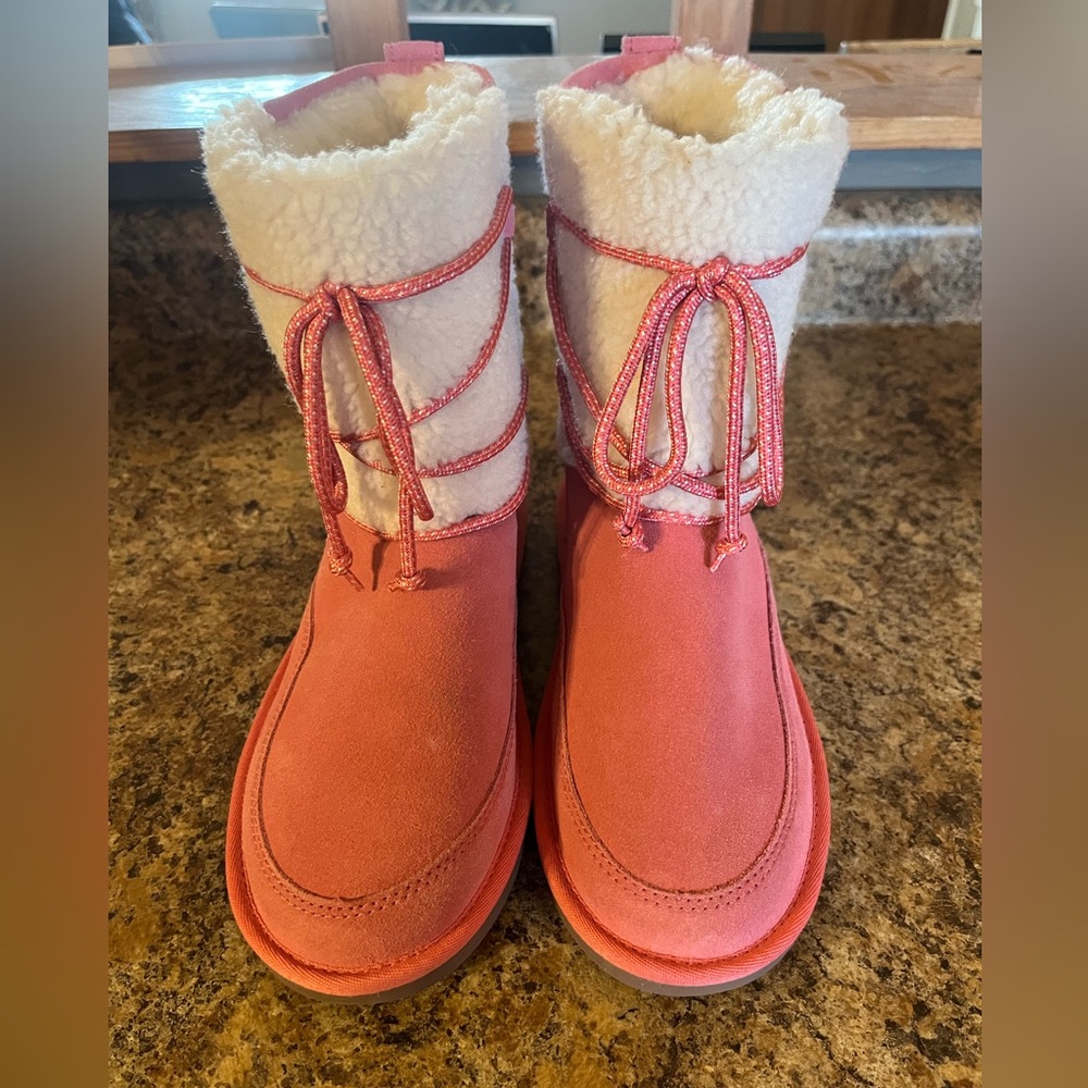 Koolaburra K Michon Pink‎ Boots with White Fleece